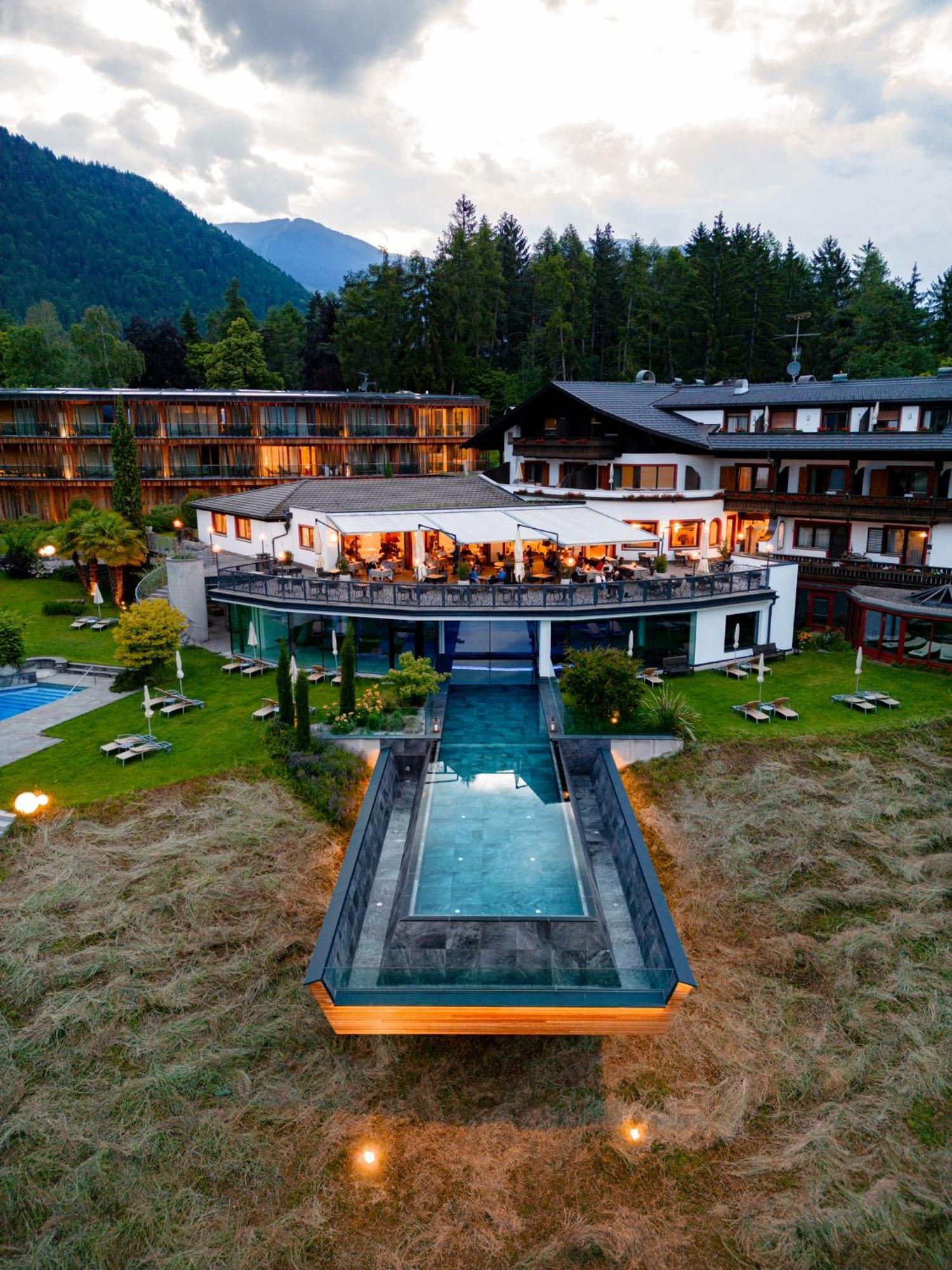 Der Waldhof Otel Vollan Dış mekan fotoğraf